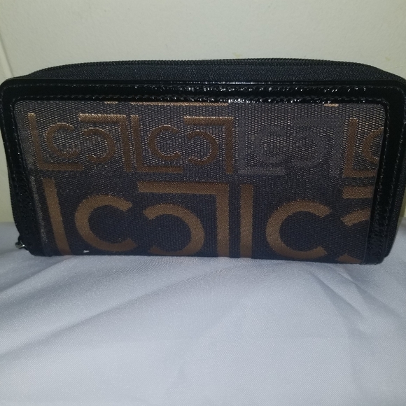 Liz Claiborne wallet - Picture 1 of 3